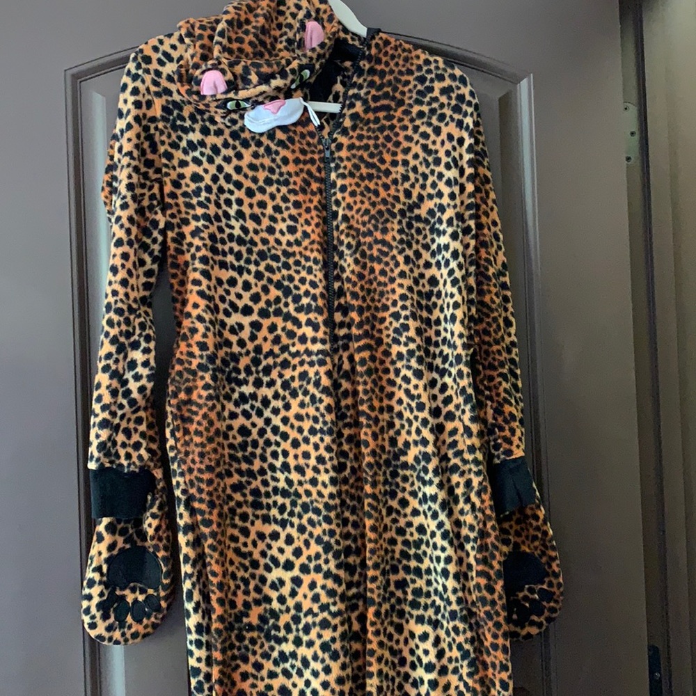 💫CLOSING SALE💫Xhileration cat onsies pjs